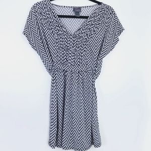 Oh Baby by Motherhood Maternity Top Large Black White Geometric Short Sleeve